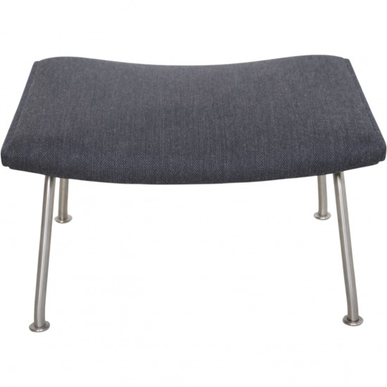 Hans Wegner Wingchair with stool in grey fabric 2019
