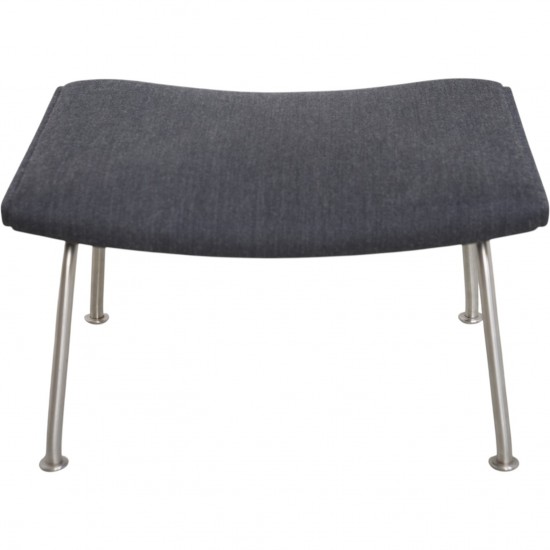Hans Wegner Wingchair with stool in grey fabric 2019