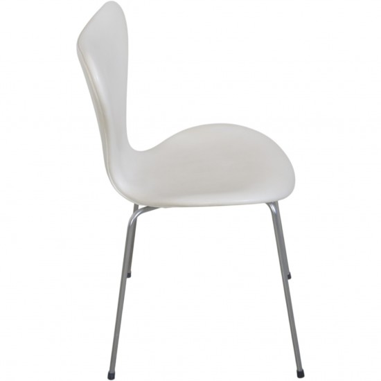 Sæt af 4 Arne Jacobsen Syver stole i hvid læder 1990'erne