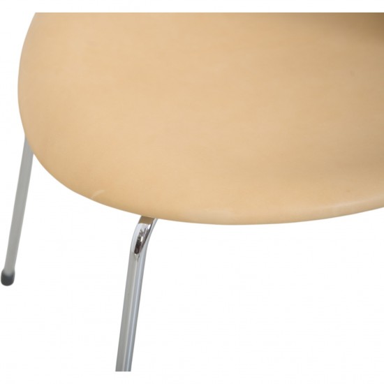 Sæt af 2 Arne Jacobsen Syver stole i natur læder 2000'erne