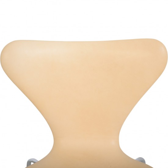 Sæt af 2 Arne Jacobsen Syver stole i natur læder 2000'erne