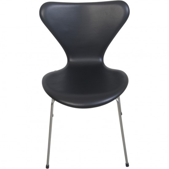 Sæt af 6 Arne Jacobsen Syver stole i sort læder 2000'erne