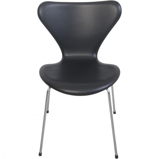 Sæt af 6 Arne Jacobsen Syver stole i sort læder 2000'erne