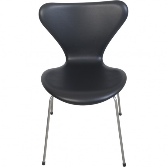 Sæt af 6 Arne Jacobsen Syver stole i sort læder 2000'erne