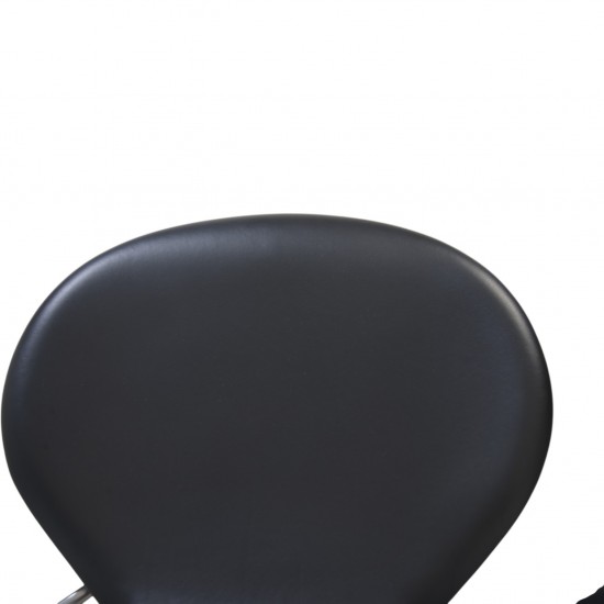 Sæt af 6 Arne Jacobsen Syver stole i sort læder 2000'erne