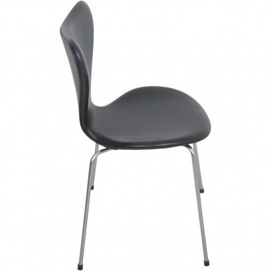Sæt af 6 Arne Jacobsen Syver stole i sort læder 2000'erne