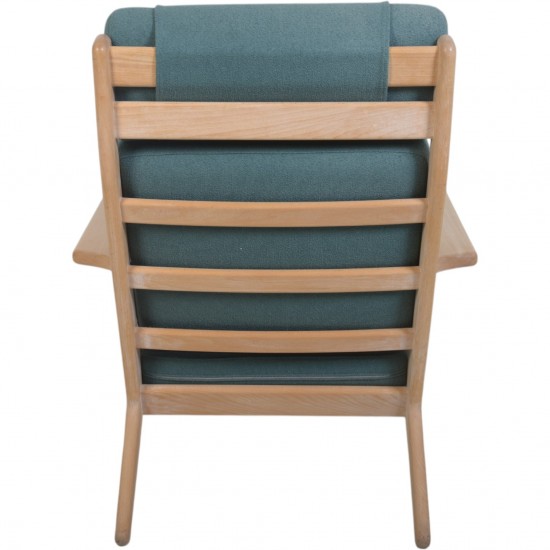 Hans Wegner Ge290a loungestol i grønt stof og bøg 2000'erne