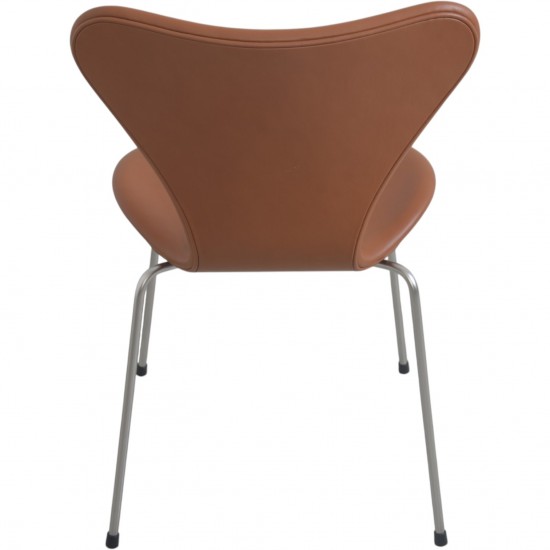 Set of 6 Arne Jacobsen Seven chairs in walnut classic leather 1979