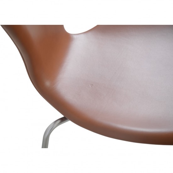 Set of 6 Arne Jacobsen Seven chairs in walnut classic leather 1979