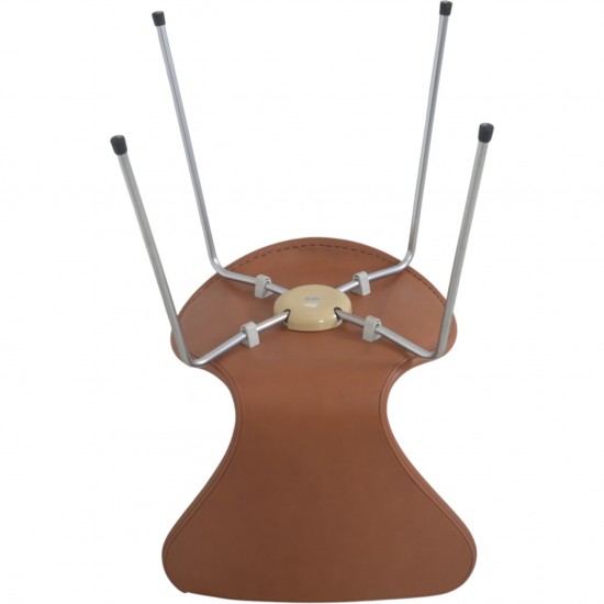 Set of 6 Arne Jacobsen Seven chairs in walnut classic leather 1979