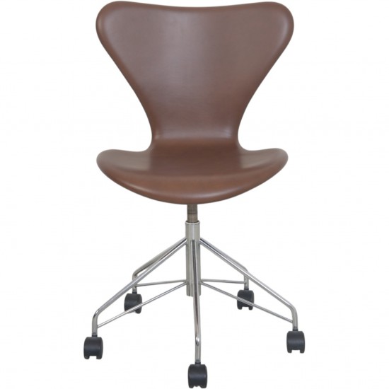 Arne Jacobsen 3117 office chair in mokka classic leather 1997