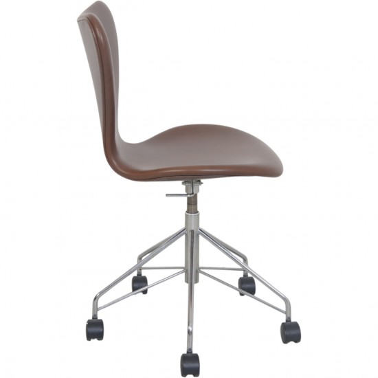Arne Jacobsen 3117 office chair in mokka classic leather 1997