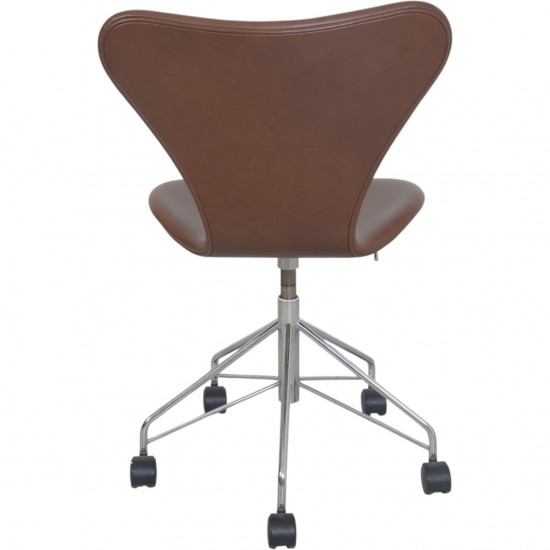 Arne Jacobsen 3117 office chair in mokka classic leather 1997