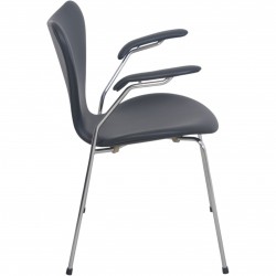 Arne Jacobsen 3207 seven armchair in black classic leather 2010s