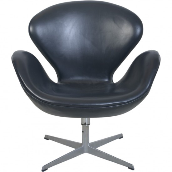 Arne Jacobsen vintage Swan chair in black leather 1960s