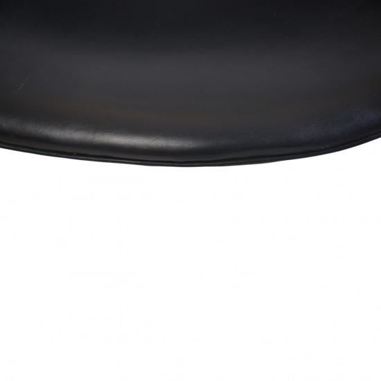 Arne Jacobsen vintage Swan chair in black leather 1960s