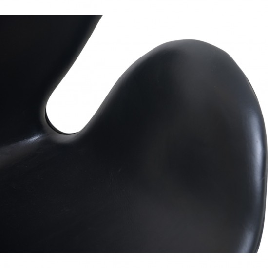 Arne Jacobsen vintage Swan chair in black leather 1960s