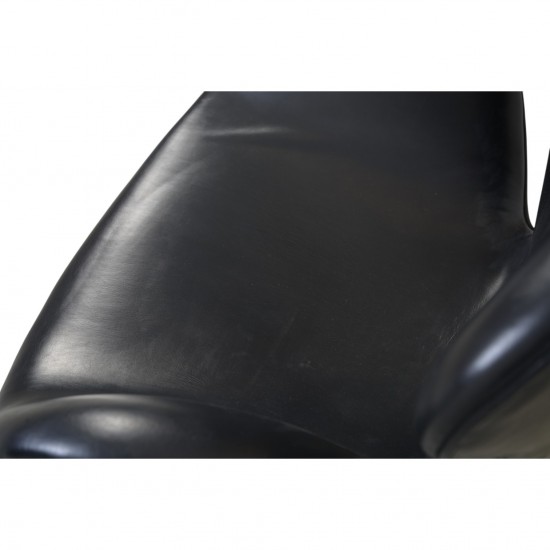 Arne Jacobsen vintage Swan chair in black leather 1960s