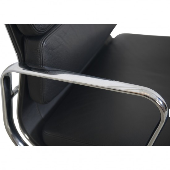 Charles Eames Ea208 chair in black leather 2008