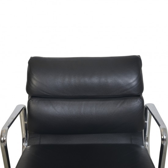 Charles Eames Ea217 office chair in black leather 2011