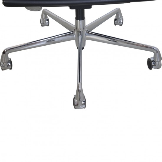 Charles Eames Ea217 office chair in black leather 2011