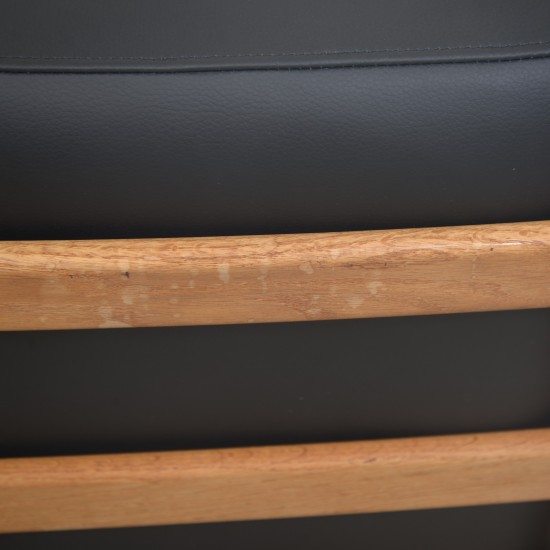 Hans Wegner GE290 chair in oak and black leather 1980s