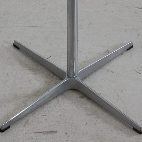 Arne Jacobsen Super cirkulært cafebord 75 cm