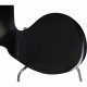 Sæt med 4 sorte Arne Jacobsen Syver stole