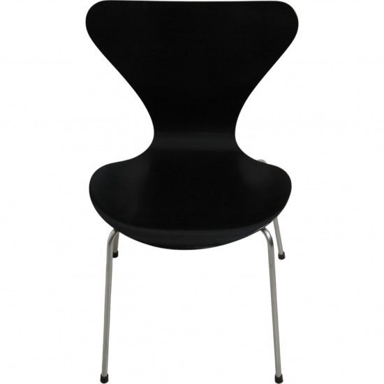 Sæt med 4 sorte Arne Jacobsen Syver stole