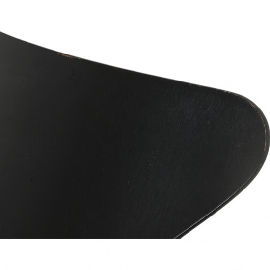 Sæt med 4 sorte Arne Jacobsen Syver stole