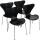 Sæt med 4 sorte Arne Jacobsen Syver stole