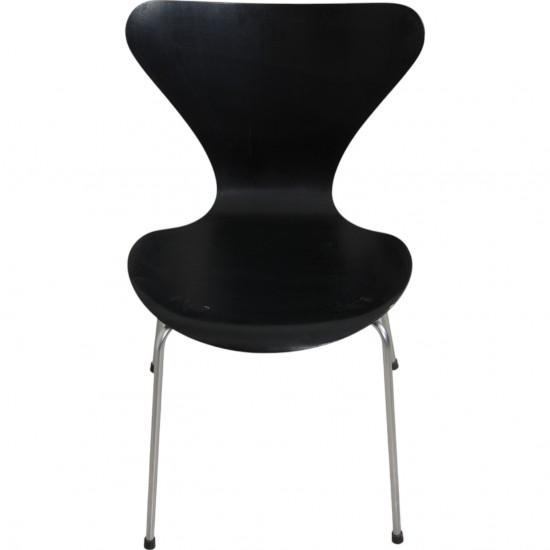 Sæt med 4 sorte Arne Jacobsen Syver stole
