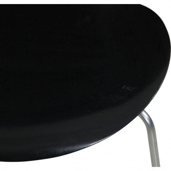 Sæt med 4 sorte Arne Jacobsen Syver stole