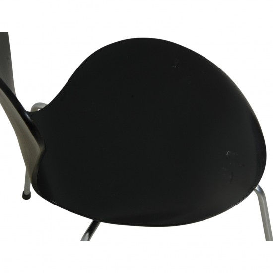 Sæt med 4 sorte Arne Jacobsen Syver stole