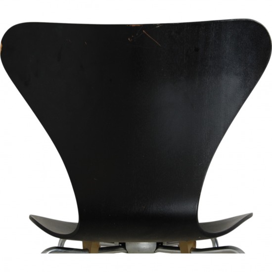 Sæt med 4 sorte Arne Jacobsen Syver stole