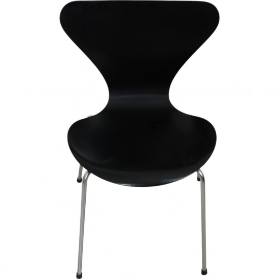 Sæt med 4 sorte Arne Jacobsen Syver stole