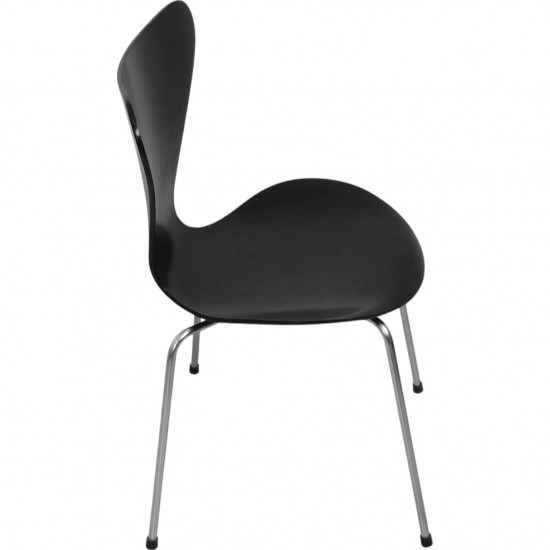 Sæt med 4 sorte Arne Jacobsen Syver stole