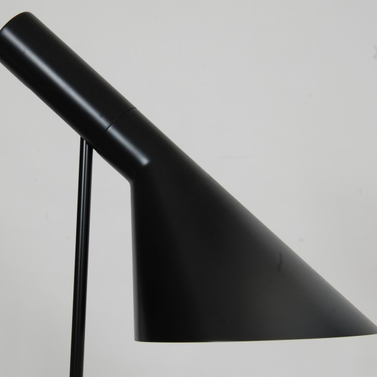 Ny Sort Arne Jacobsen bordlampe