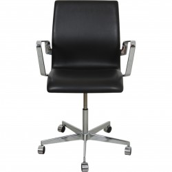 Arne Jacobsen Oxford chair in black essential leather