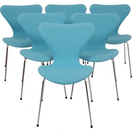 Sæt med 6 Arne Jacobsen Syver stole i blåt stof