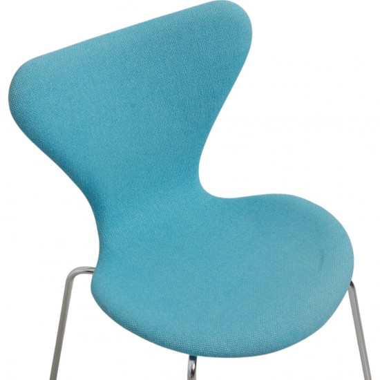 Sæt med 6 Arne Jacobsen Syver stole i blåt stof