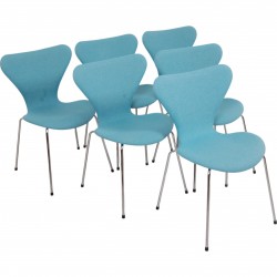 Set of 6 Arne Jacobsen Seven chairs in blue fabric