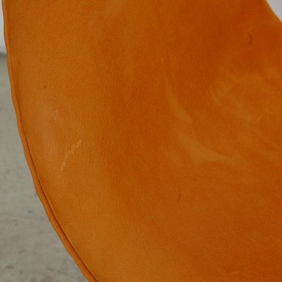 Arne Jacobsen Svane stol i gul alcantara