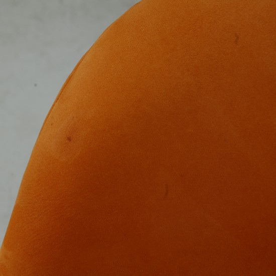 Arne Jacobsen Svane stol i gul alcantara