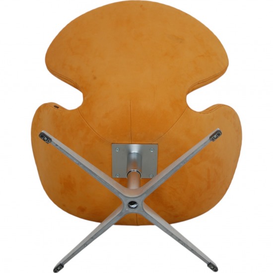 Arne Jacobsen Svane stol i gul alcantara
