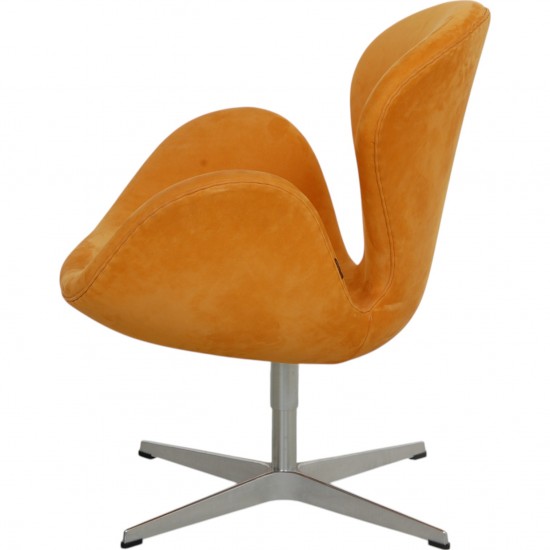 Arne Jacobsen Svane stol i gul alcantara
