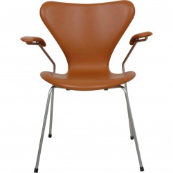 Arne Jacobsen vintage Seven armchair 3207 reupholstered in Cognac Classic leather