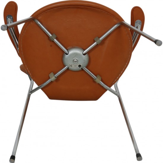 Arne Jacobsen vintage Syver stol 3207 nybetrukket i Cognac Classic læder