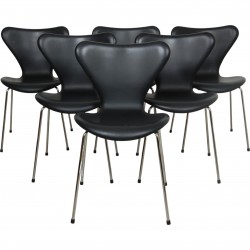 Set of 6 Arne Jacobsen Seven chairs in black Essential leather