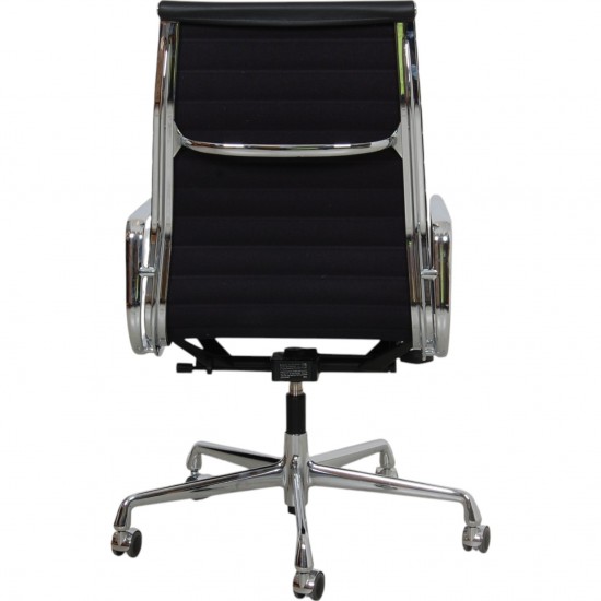 Charles Eames Ea-119 kontorstol i sort læder